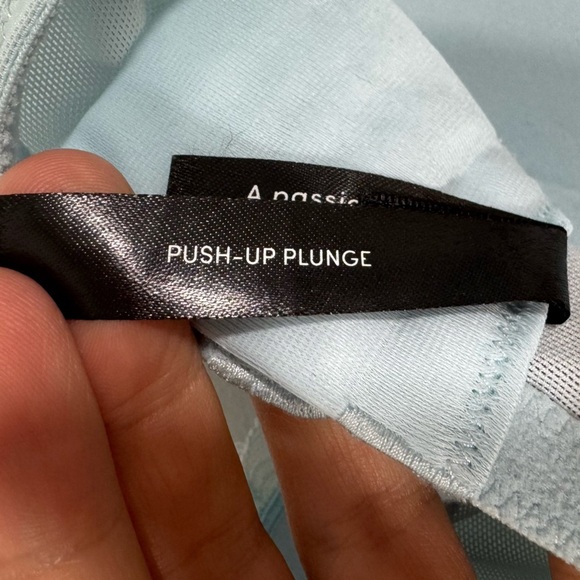 Beautiful Torrid Dusty Blue Lace Underwire Bra - Picture 10 of 10